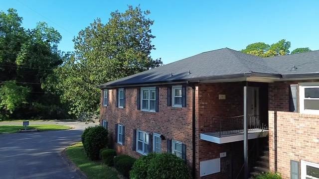Roofer in Concord, North Carolina