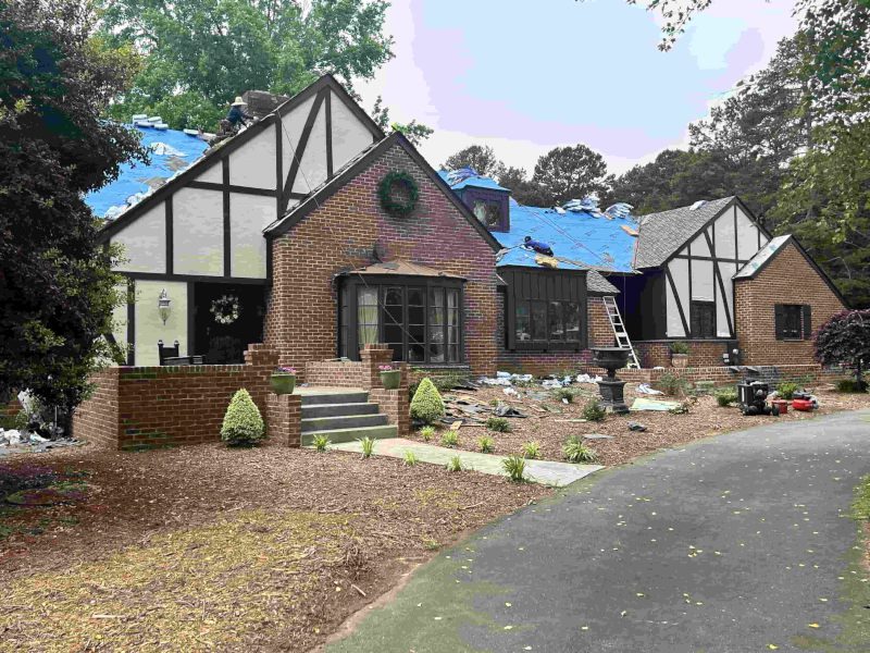 Roofer in Concord, North Carolina